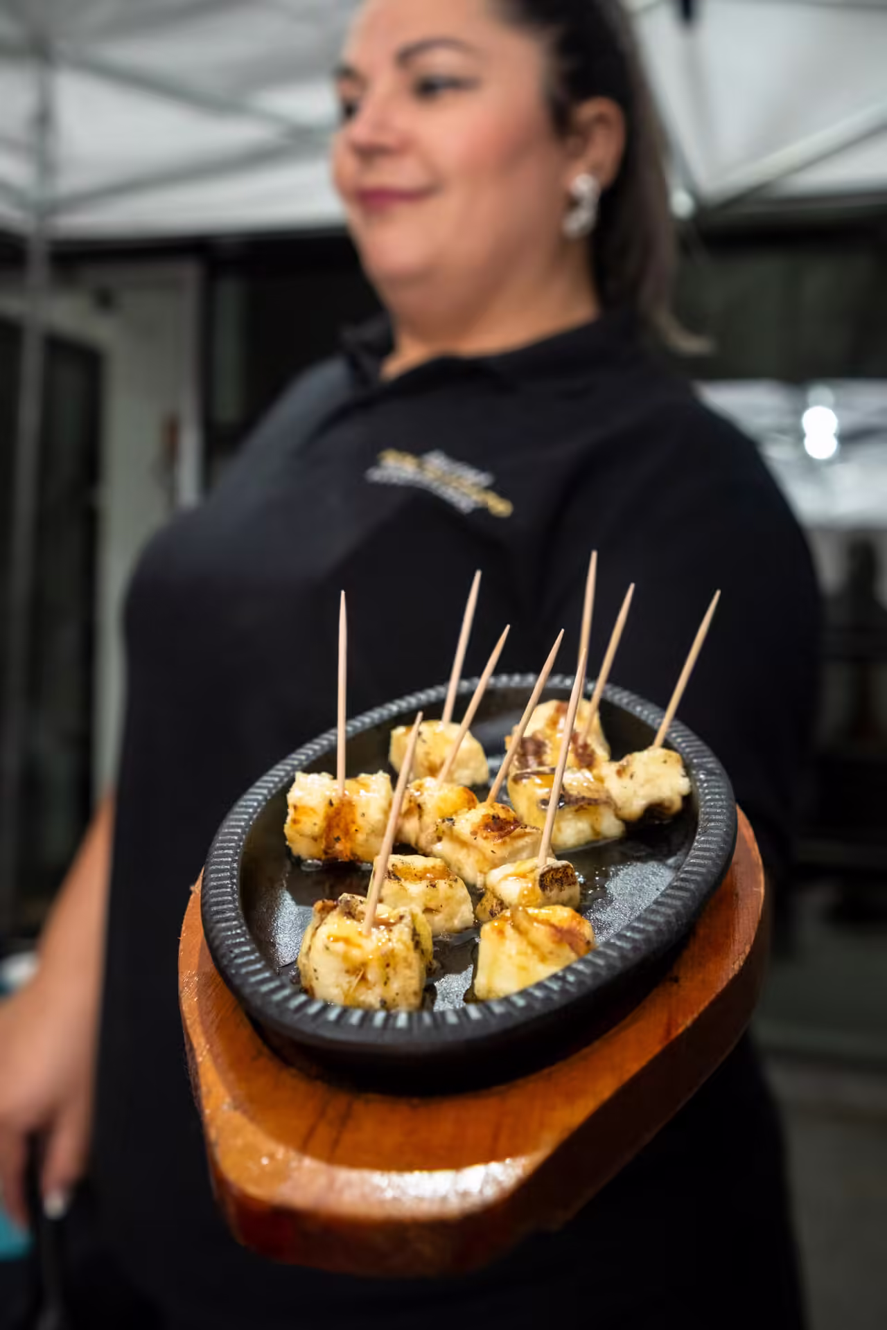 Título Queijo Coalho na chapa servido no buffet de churrasco, buffet de churrasco para eventos coporativos