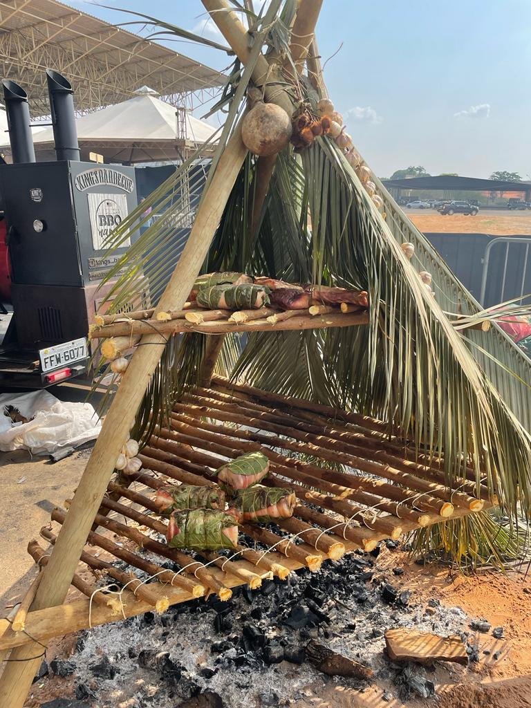 Moquém técnica indígena - origem do churrasco na festa de são joão