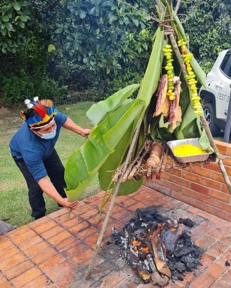 Buffet Dom Barbato paulo wai wai e o moquem tradicao e presente em aldeias