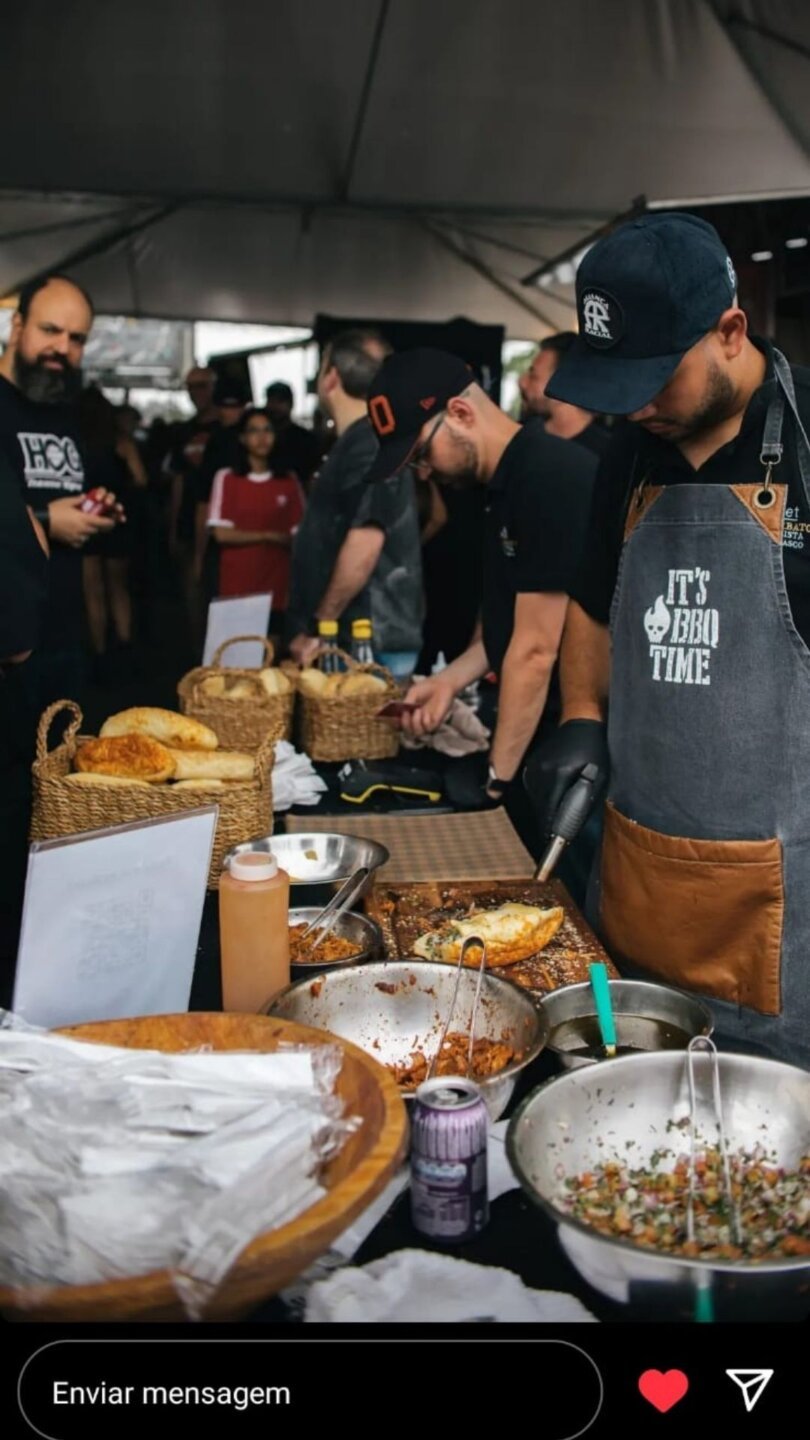 chef dom barbat e chef thiago no evento harley 120 anos