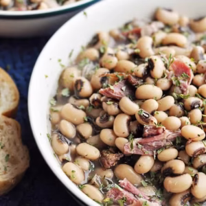 Crock-Pot Southern Black-Eyed Peas With Ham Hock