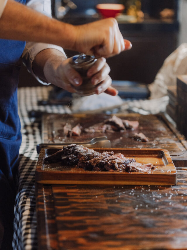 Churrasco de Dia dos Pais em casa com churrasqueiro profissional
